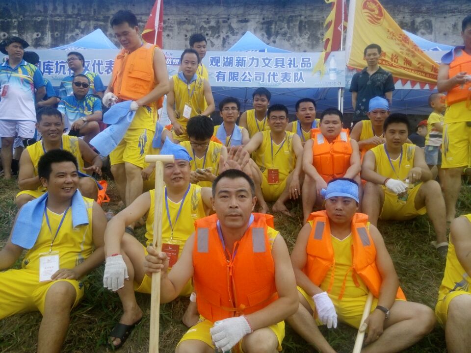 2015年6月“觀瀾杯”龍舟賽，新力公司河上風(fēng)雨競(jìng)龍舟